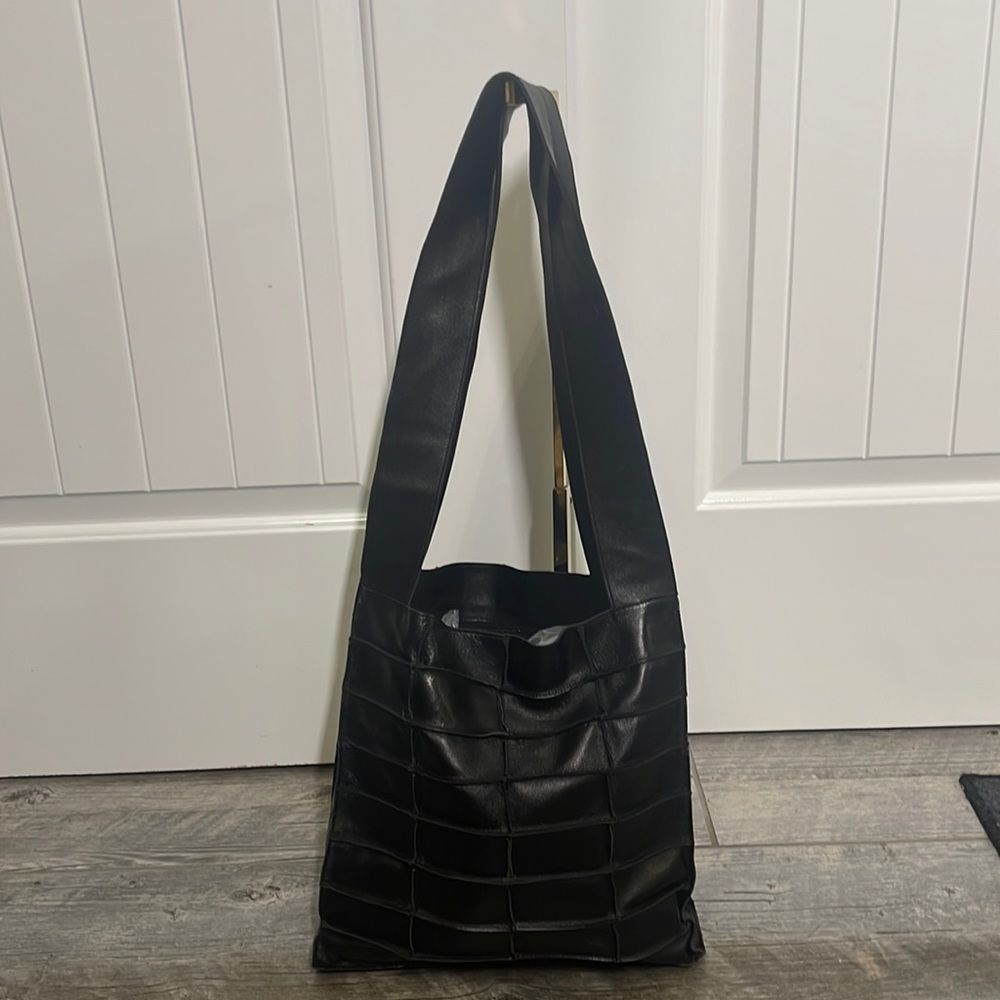 NWOT CHANEL LEATHER BAG